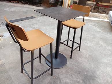 Pub Table With 2 Chairs