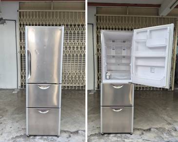 Hitachi 3 Door ICe maker Refrigerator 305Ltr