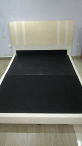 queen size bed