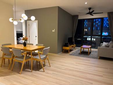 Condominium For Rent in Milano Eight