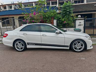 Mercedes Benz E250 250 CGI BlueEFCY AVANTGRADE(CBU) in Johor Bahru, JHR