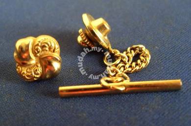 Bunga Raya Pin