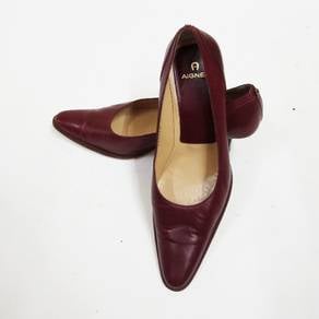 Aigner Leather Burgundy Kitten Heels