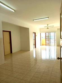 Apartment For Sale in Pandan Court