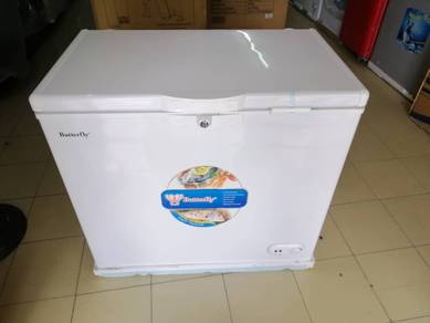 peti sejuk simpan ayam