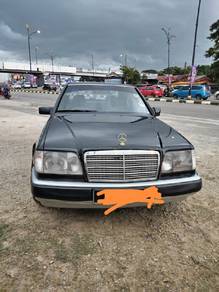 Mercedes Benz E230 230 AVANTGARDE (CBU) in Kota Bharu, KTN