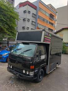 Toyota Dyna LY 100