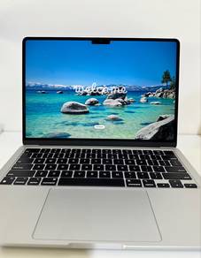 Apple Macbook Air (13-inch with Apple M3 chip)