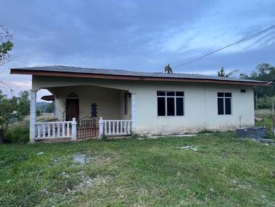 Bungalow House For Sale in Marang,TRG