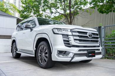 Toyota Land Cruiser 300 ZX in Sri Hartamas, KUL