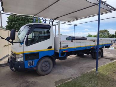 Lorry HINO XZU720R for sale