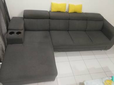 Standard Sofa Free 2 Pillow