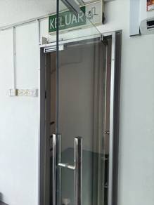 glass door aluminium frame
