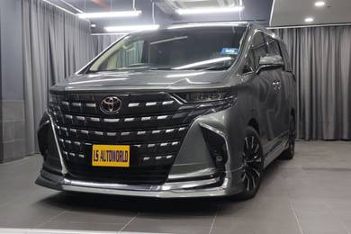 Toyota Alphard in Kota Damansara, SGR