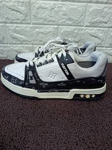 Uk9 Louis Vuitton LV Trainer Sneakers