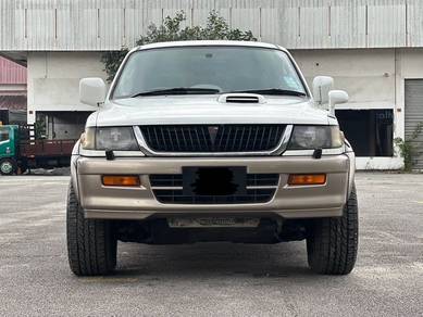 1996 Mitsubishi Challenger
