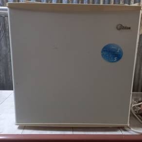 Cheap mini fridge