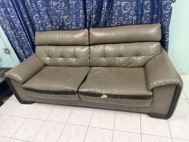 Sofa (price is negotiable)