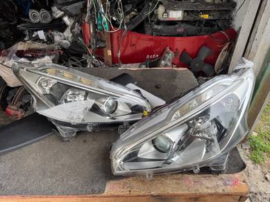 No 6-10-1 Peugeot 208 NFL 2018 Headlamp