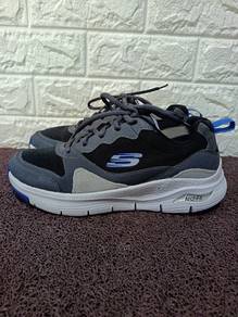 Uk7 Skechers Air-Cooled Arch Fit  Sneakers