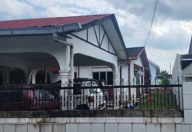 Bungalow House For Sale in Ampangan,NSN