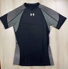 Under Armour Black Fitted Tee #CA1 Used