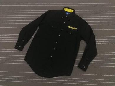 Wrangler kemeja hitam saiz l