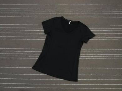 UniQLO body shirt woman black saiz M