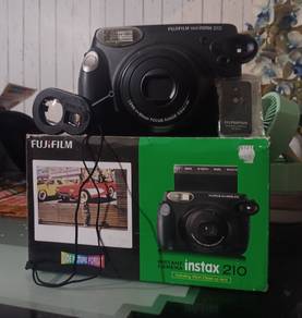 Fujifilm Instax 210 Instant Film Camera