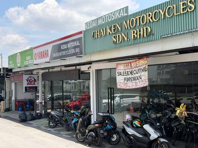 sales executive showroom motorsikal baru