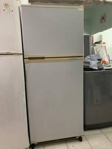 Refrigerator Freezer Sharp 2 Pintu Fridge Recond