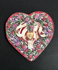 Vintage Heart Shaoed Box