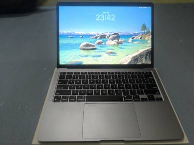 M1 MacBook Air-98% Battery Health,100 Cycle Count