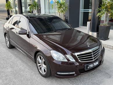 Mercedes Benz E300 300 AVANTGARDE (CKD) in Johor Bahru, JHR
