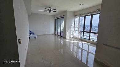 Condominium For Sale in Univ 360 Place