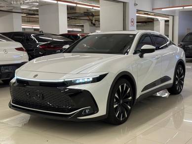 Toyota Crown CROSSOVER RS ADVANCED in Damansara, KUL
