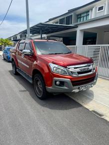 Isuzu D-Max V-CROSS SAFARI 4x4 in Bemban, MLK