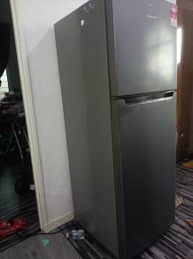 Peti Sejuk 2 pintu jenama Hisense