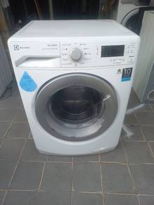 Jenama electrolux combo 2in1 washer dryer sekali