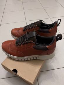 ECCO GORE-TEX Brown Leather Wingtip Sneakers