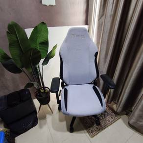 Secretlab TITAN Evo 2022 Gaming Chair Small Size