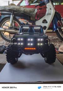 Mjx h12p ford bronco 1/12

Rm450
Baru guna 3 kali.