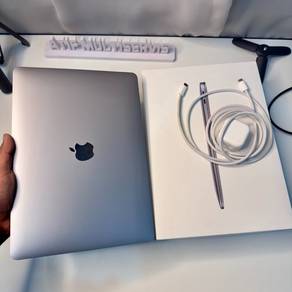 macbook air m1 94 battery full set like new 10/10