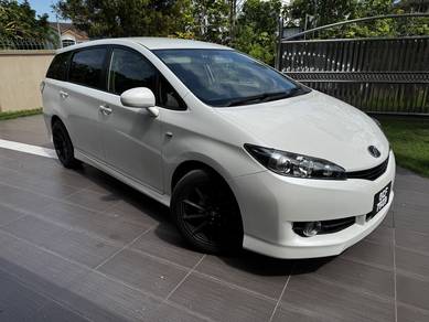 Toyota Wish S in Kuching, SWK