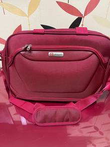Preloved hand carry travelling bag