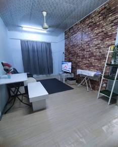 Room in Tebrau, JHR