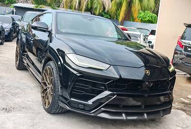 Lamborghini Urus in Old Klang Road, KUL