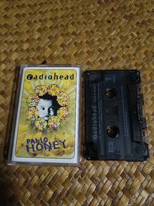 Kaset (Radiohead 
Pablo Honey)