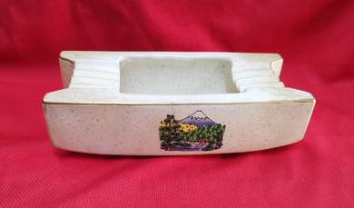 Vintage Japanese ceramic ashtray.