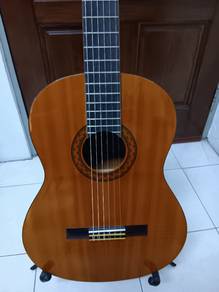 Yamaha Classical Guitar. C 40.
